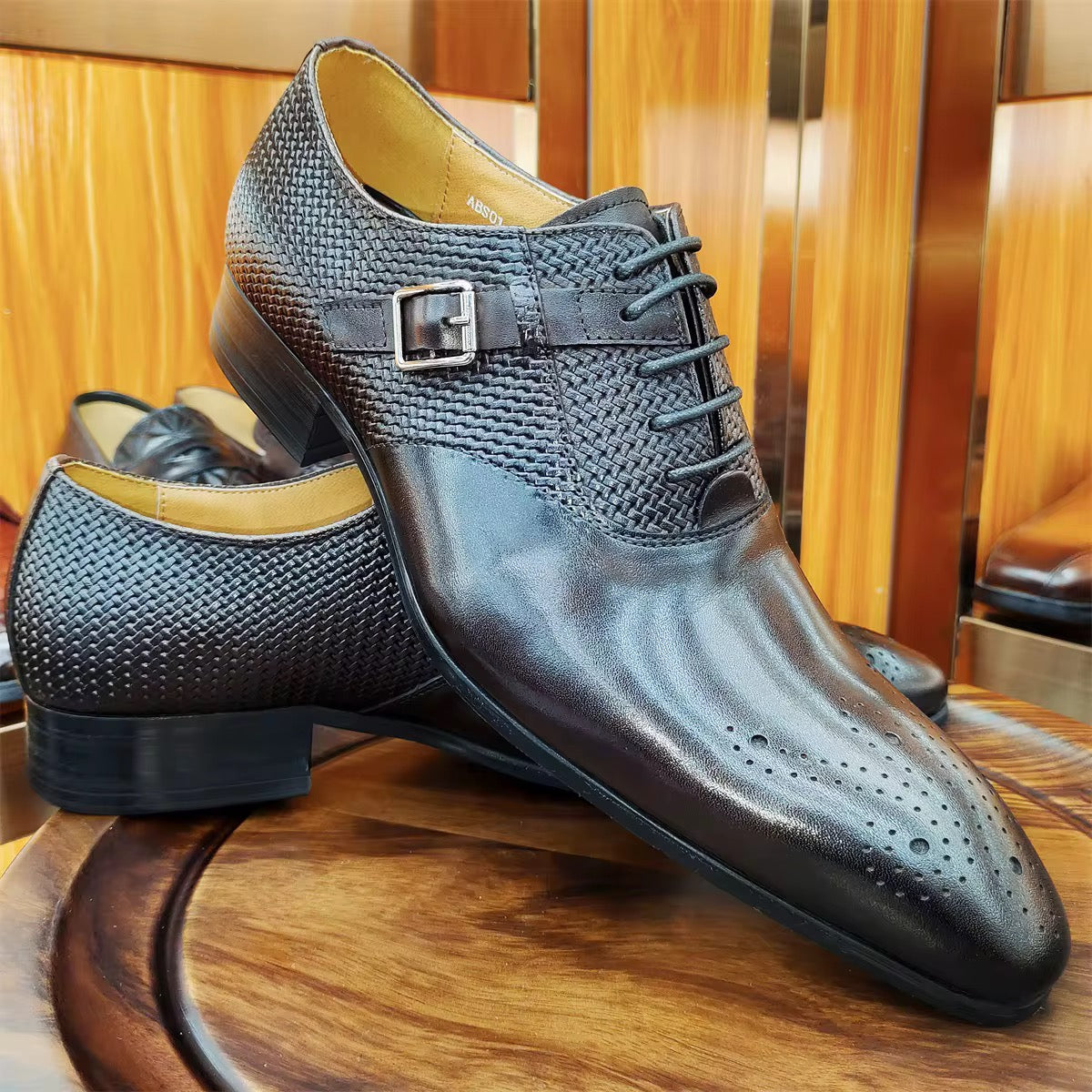 Men’s Leather Lace-Up Dress Shoes