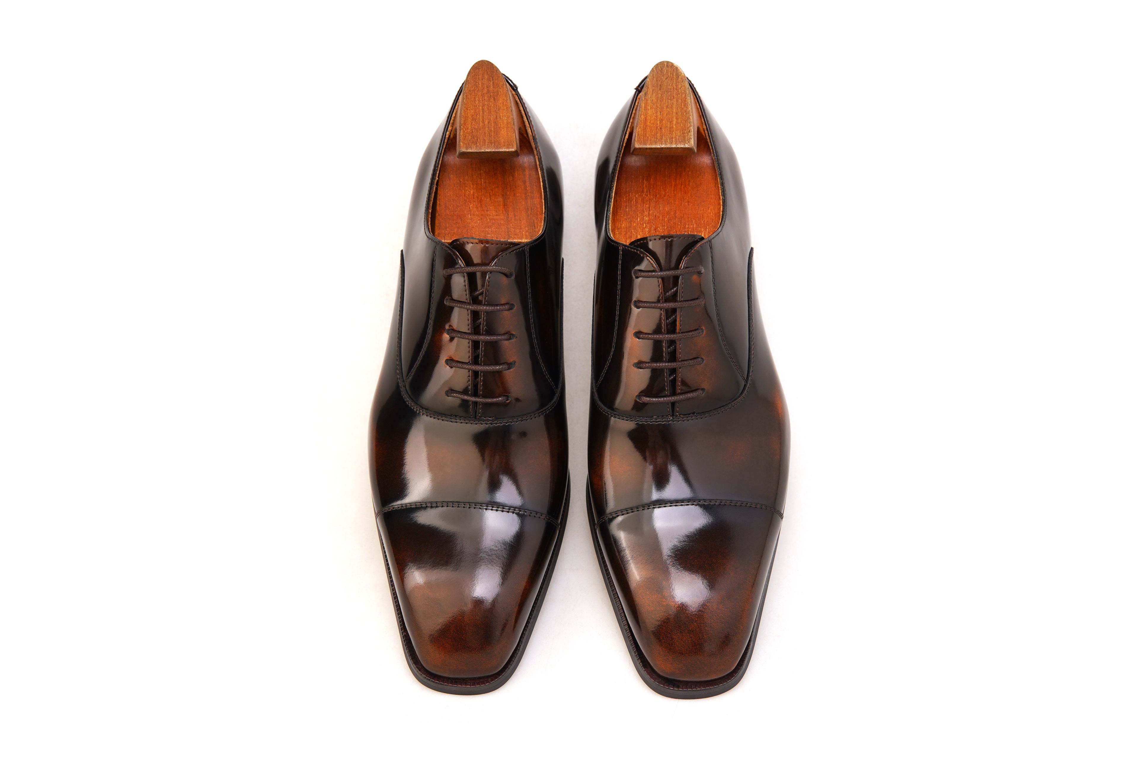 Full-Grain Leather Oxfords – Crafted for Excellence