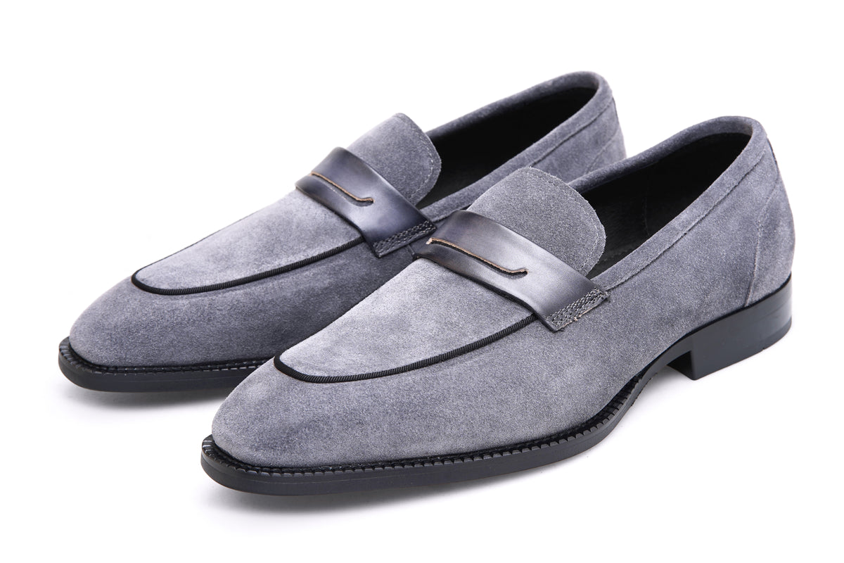 Elegant Italian Suede Leather Loafers – Timeless Design & All-Day Comfort