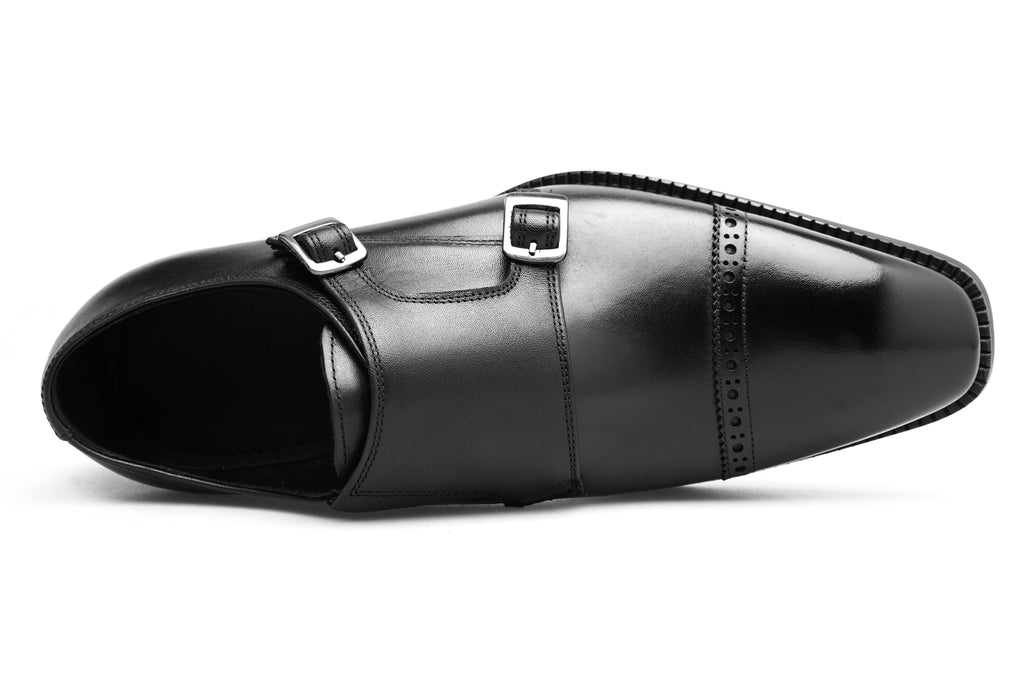 Crafted from Italian calf leather with fine stitching and a hand-polished finish