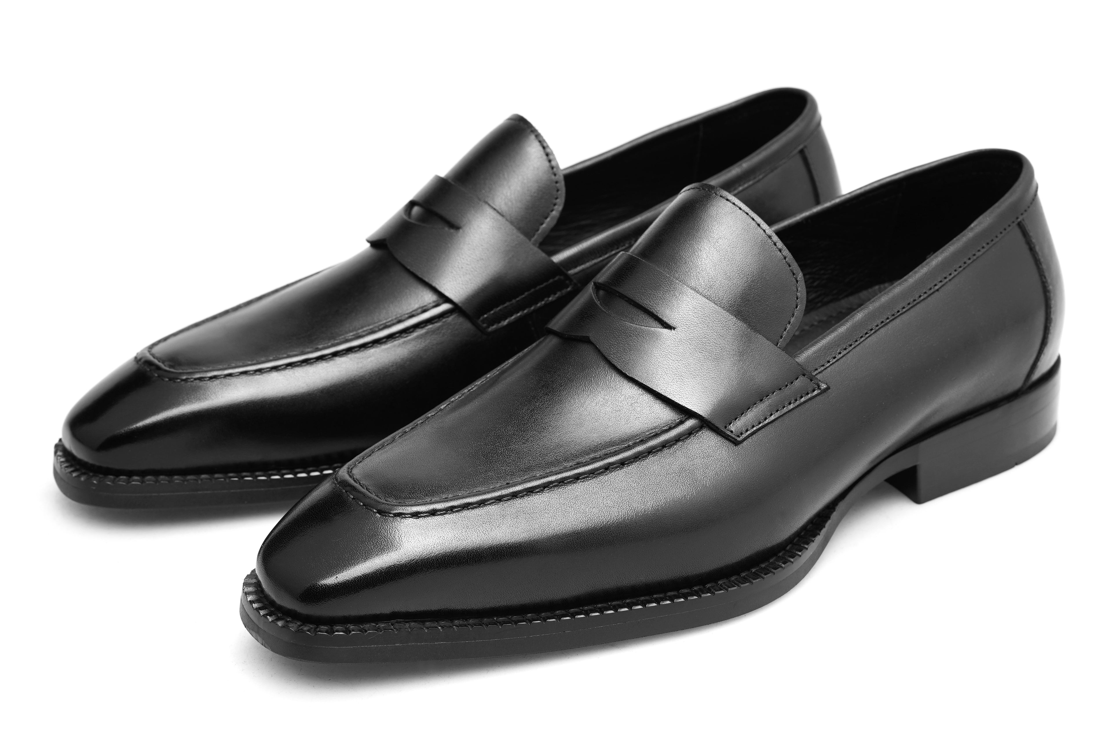 Luxury Handcrafted Loafers – Modern Refinement