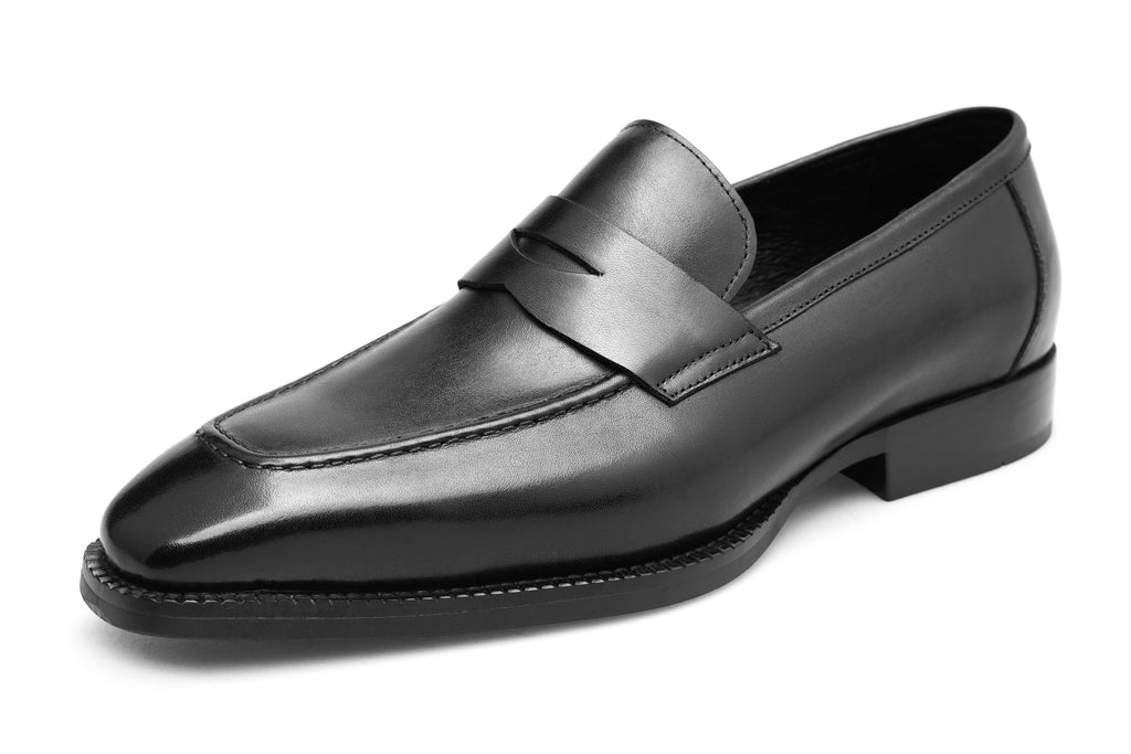 Luxury Handcrafted Loafers – Modern Refinement