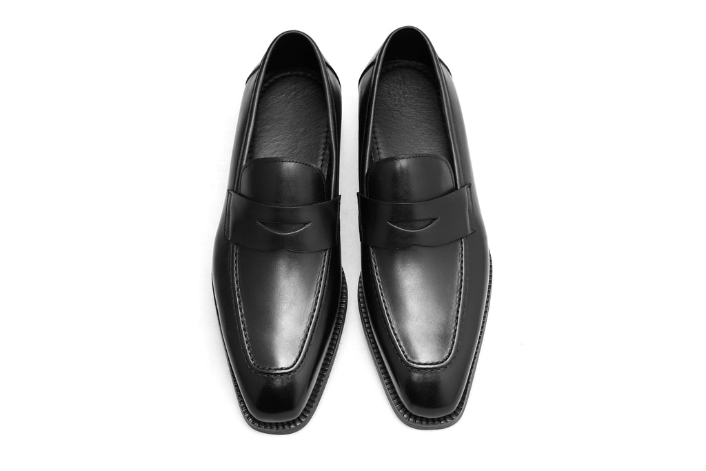 Luxury Handcrafted Loafers – Modern Refinement