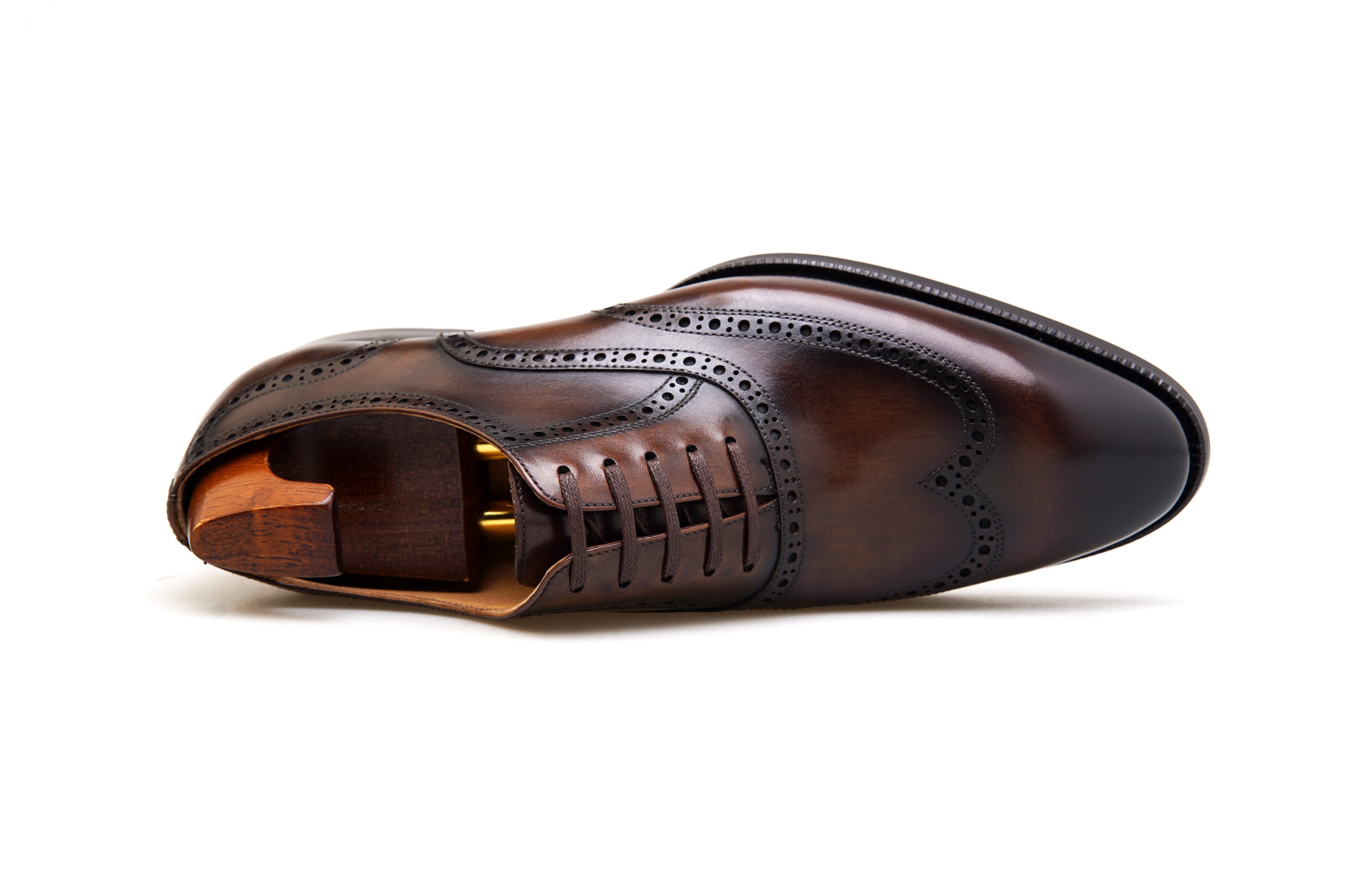 Polished Italian Leather Oxfords – Modern Gentleman’s Choice