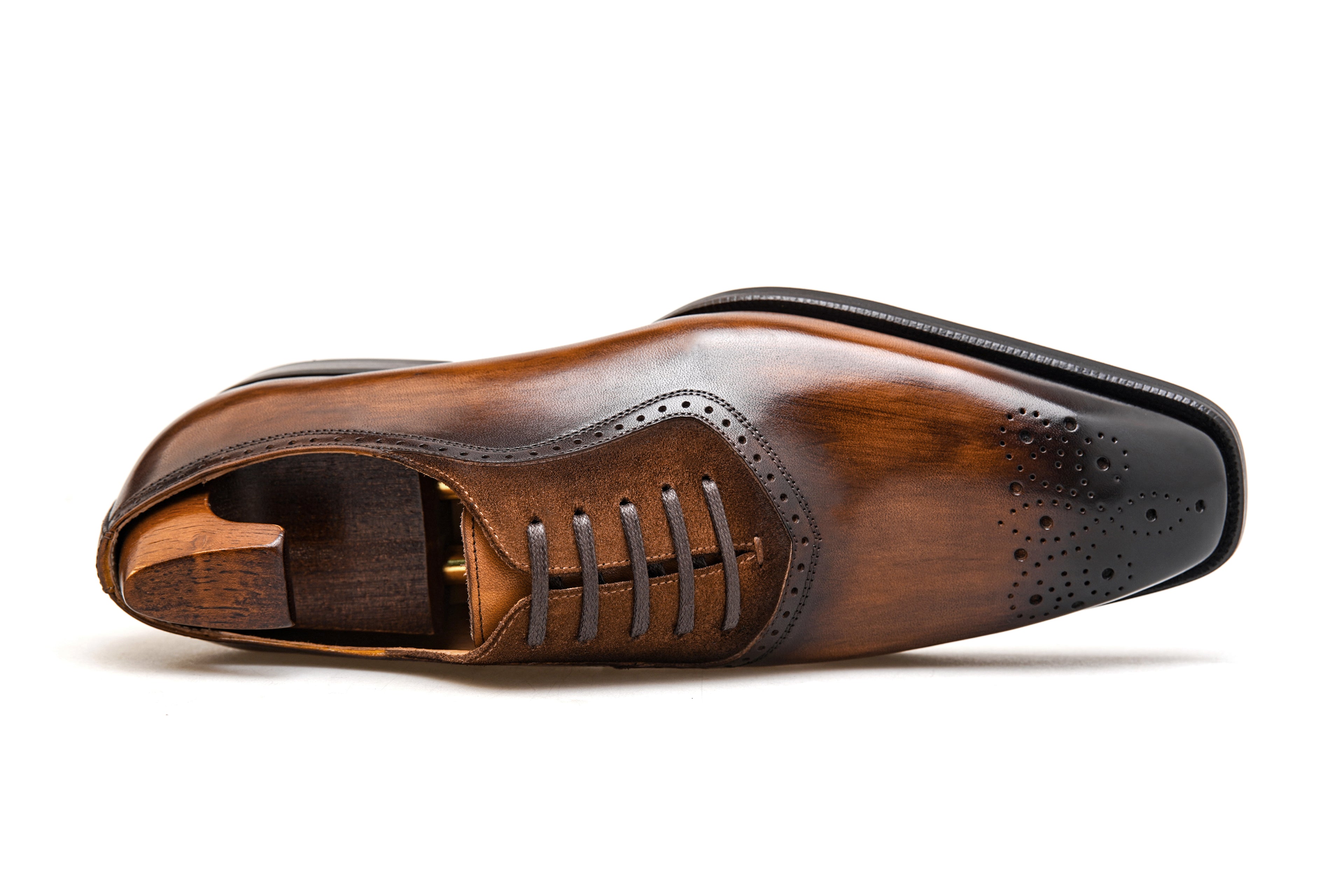 Men’s Hand-Polished Oxfords – Sleek and Versatile