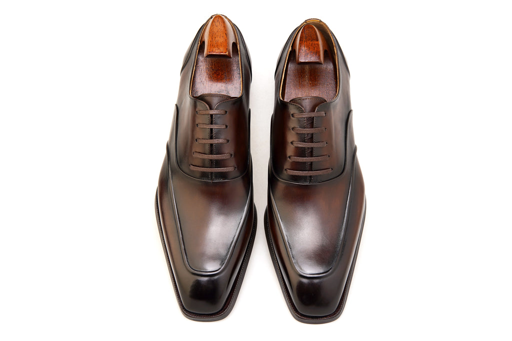 Elegant Cap-Toe Oxfords – Artisan Detailing
