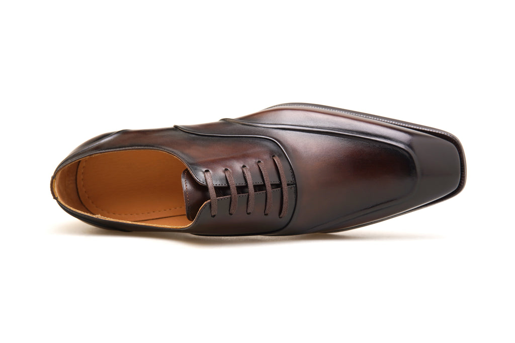 Elegant Cap-Toe Oxfords – Artisan Detailing
