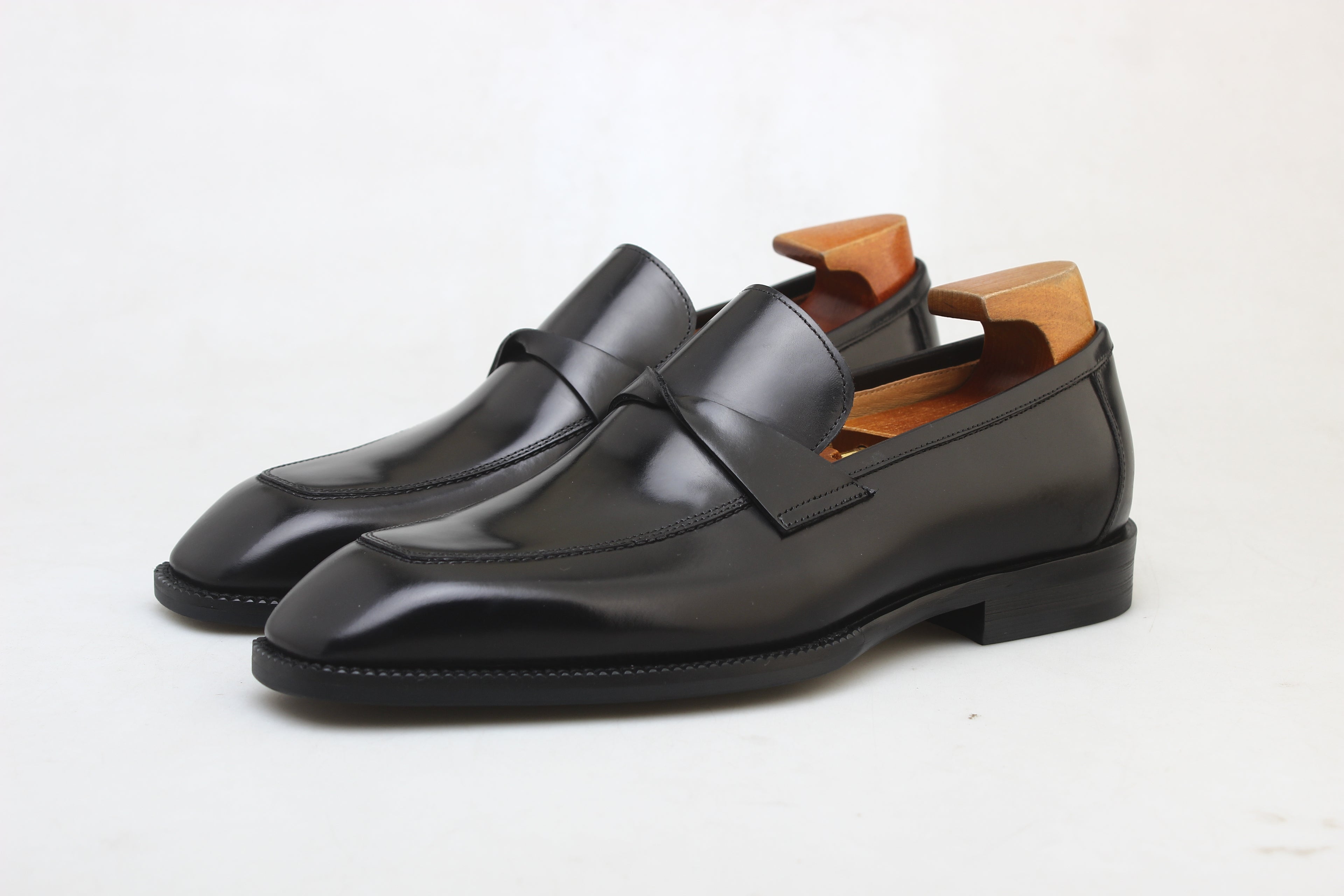 Men’s Polished Loafers – Heritage Craft, Modern Fit