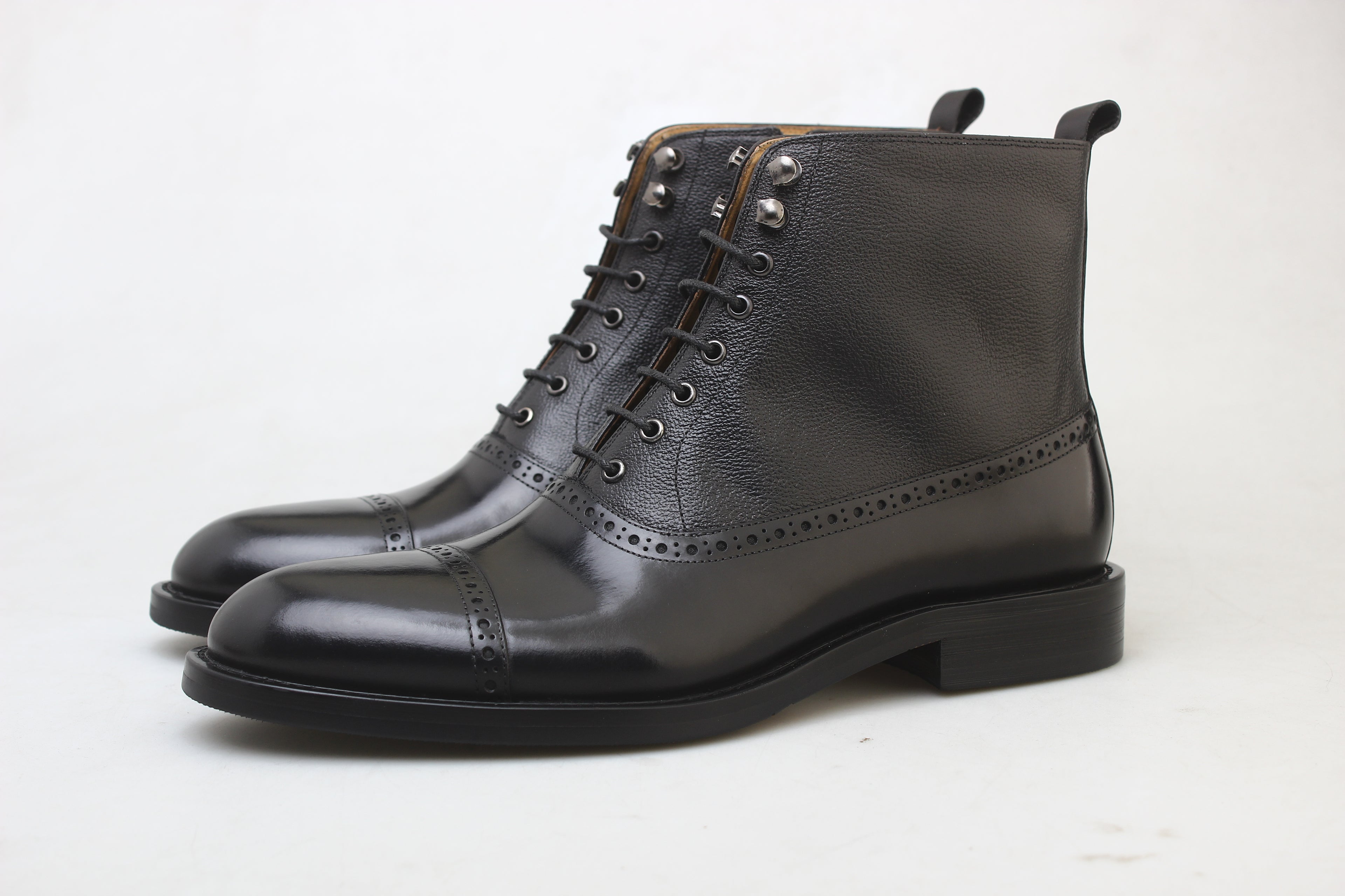 Men’s Classic Leather Boots – Timeless Strength & Style