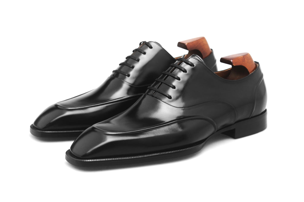 Elegant Cap-Toe Oxfords – Artisan Detailing