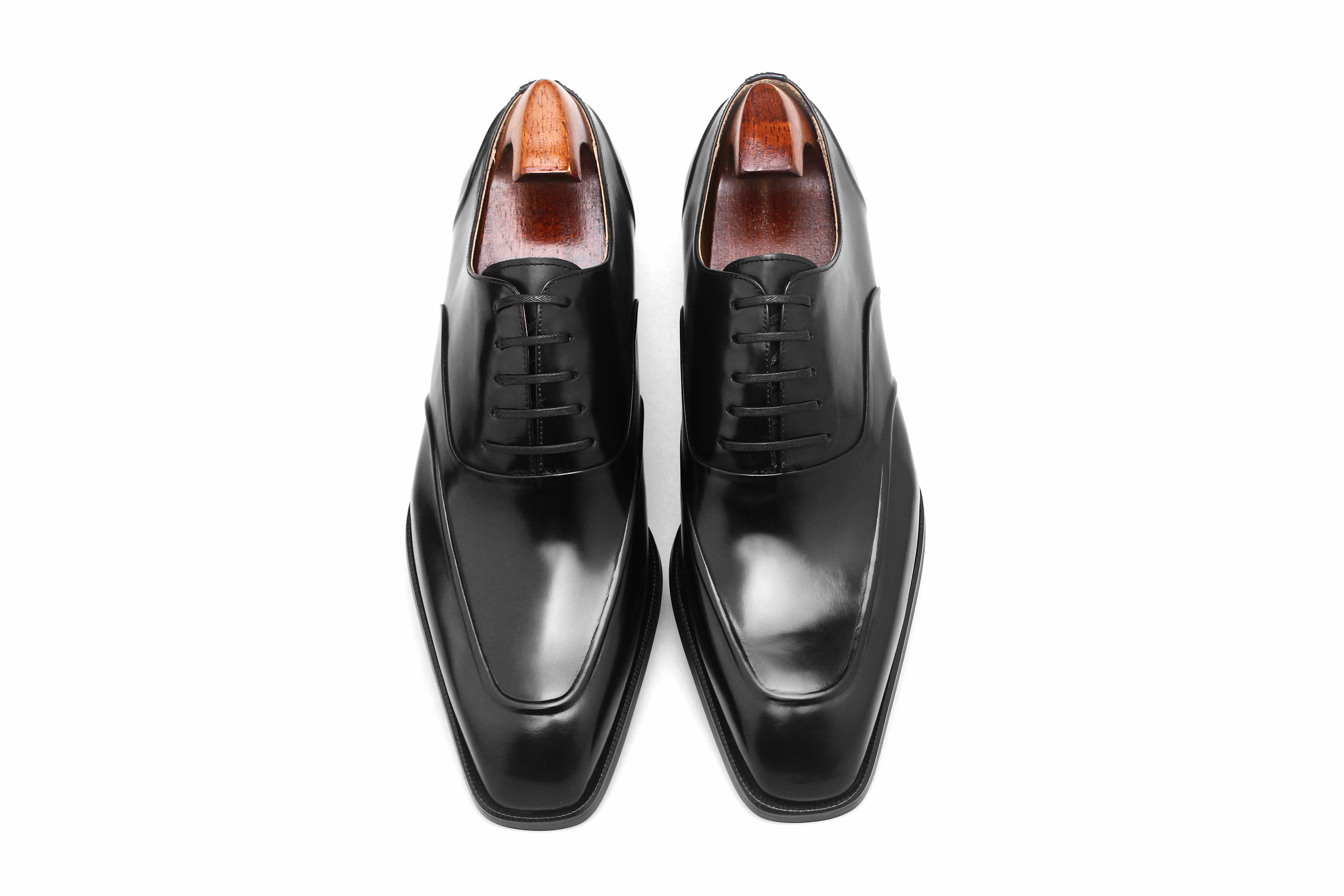 Elegant Cap-Toe Oxfords – Artisan Detailing