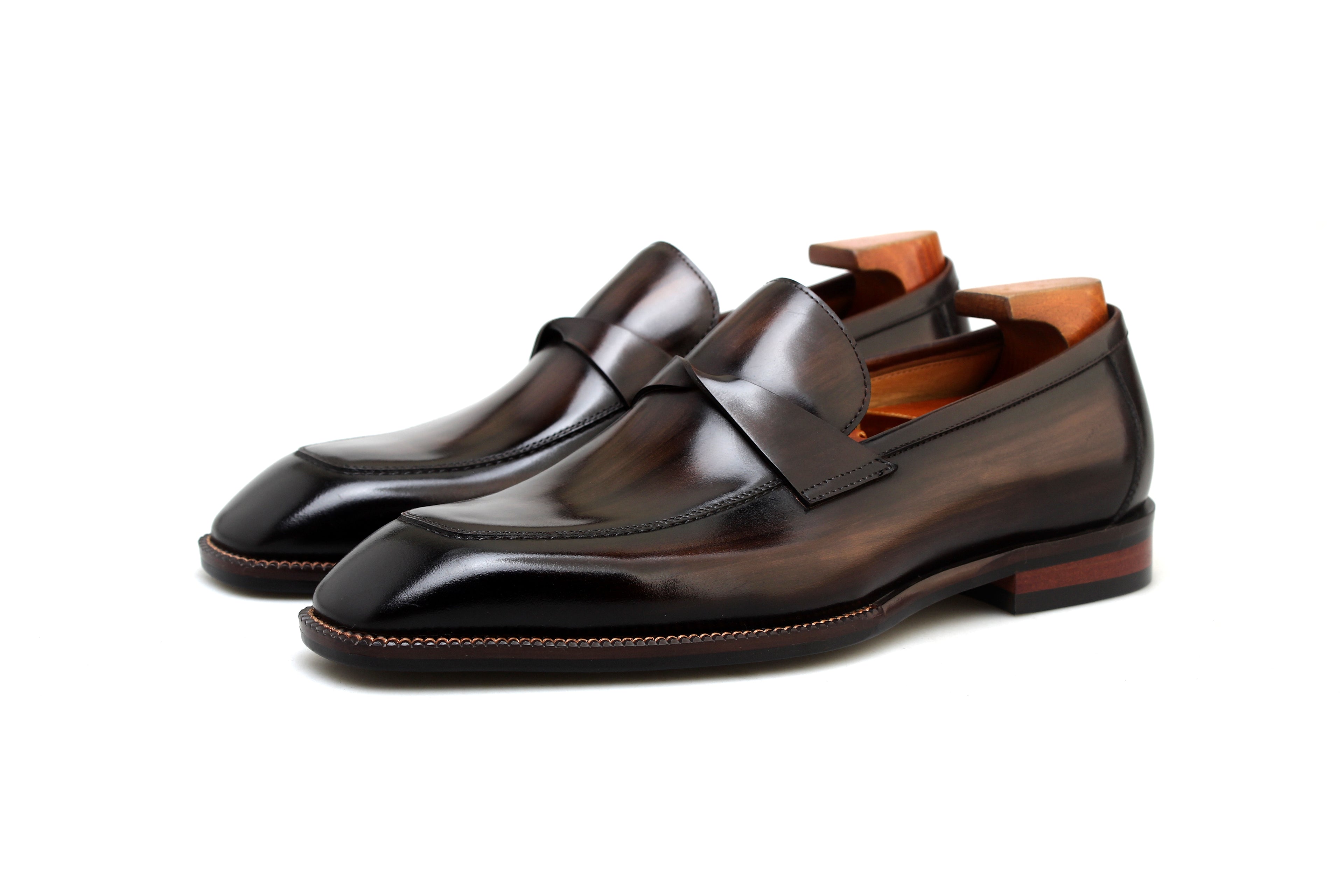 Luxury Slip-On Loafers – Timeless Comfort, Modern Design